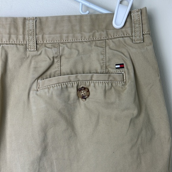 Tommy Hilfiger Tan Khaki Shorts Size 36 - Picture 3 of 5